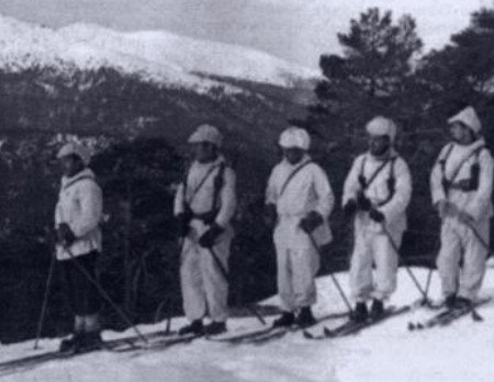 Miembros del Batallón Alpino del Guadarrama durante la Guerra Civil